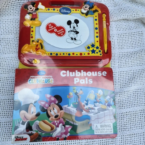 Mickey Mouse Clubhouse pals drawing set NEW - Picture 1 of 4